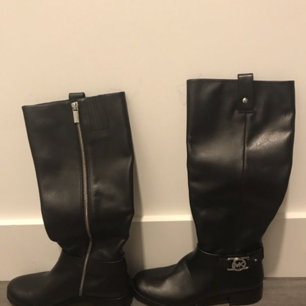 Michael Kors boots - Picture 2 of 3